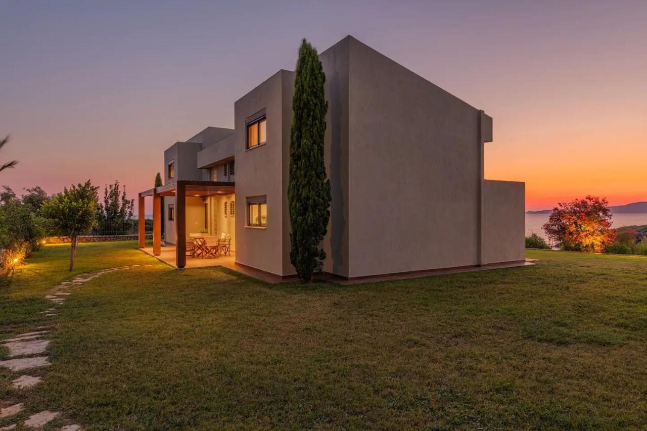 Villa Idyle - Beachfront Residence Tragána Exterior foto